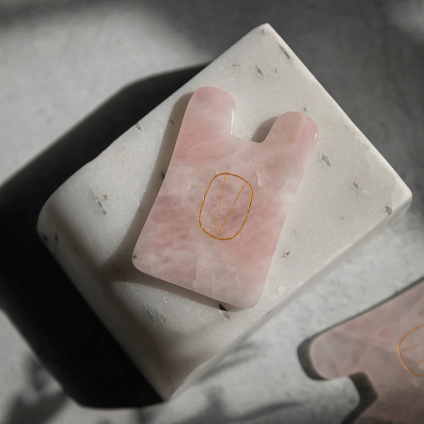 Rose Quartz Gua Sha | Vie Healing Online